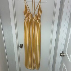 CHARLOTTE RUSSE Maxi Dress